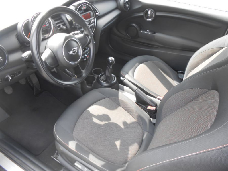 Photo 4 de l'offre de MINI MINI III ONE 102 BVM6 3P CLIM Bluetooth JA16p à 11450€ chez Mérignac auto