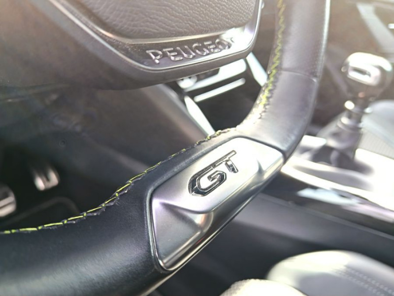 Photo 12 de l'offre de PEUGEOT 2008 II 1.2 PureTech 130 BVM6 GT LINE GPS Camera à 13450€ chez Mérignac auto