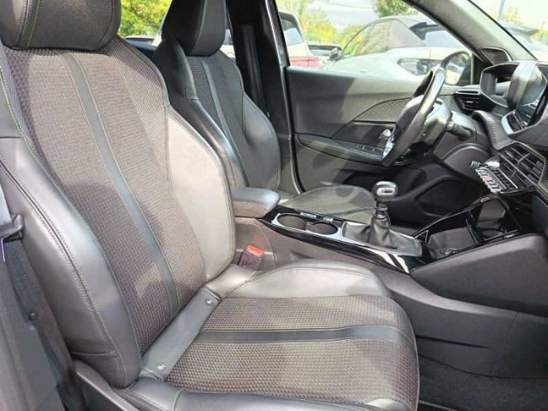 Photo 4 de l'offre de PEUGEOT 2008 II 1.2 PureTech 130 BVM6 GT LINE GPS Camera à 13450€ chez Mérignac auto
