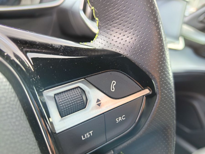 Photo 26 de l'offre de PEUGEOT 2008 II 1.2 PureTech 130 BVM6 GT LINE GPS Camera à 13450€ chez Mérignac auto