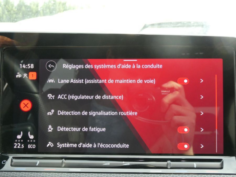 Photo 14 de l'offre de VOLKSWAGEN GOLF VIII 1.4 HYBRID 245 GTE GPS ACC SC AB.10LED 1ère Main à 28950€ chez Mérignac auto