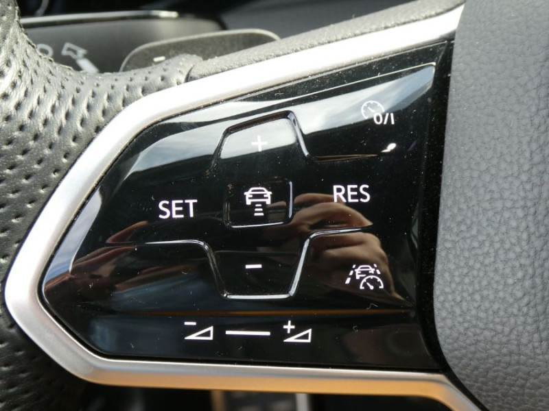 Photo 22 de l'offre de VOLKSWAGEN GOLF VIII 1.4 HYBRID 245 GTE GPS ACC SC AB.10LED 1ère Main à 28950€ chez Mérignac auto