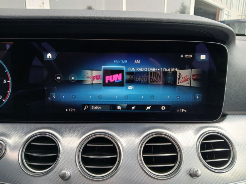 Photo 24 Mercedes-Benz CLASSE E SW IV 200 D 160cv 9G-Tronic CUIR Camera Hayon EL. Attel. DIESEL NOIR OBSIDIEN MÉTAL en vente chez Mérignac auto Photo 24 de l'offre de MERCEDES-BENZ CLASSE E SW IV 200 D 160cv 9G-Tronic CUIR Camera Hayon EL. Attel. à 31950€ chez Mérignac auto