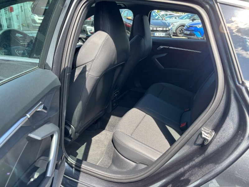 Photo 15 Audi A3 SPORTBACK SPORTBACK New IV 35 TDI 150 S Tronic 7 S LINE Int + Ext. TOIT Ouvrant SC JA18 DIESEL GRIS DAYTONA en vente chez Mérignac auto Photo 15 de l'offre de AUDI A3 SPORTBACK SPORTBACK New IV 35 TDI 150 S Tronic 7 S LINE Int + Ext. TOIT Ouvrant SC JA18 à 38450€ chez Mérignac auto
