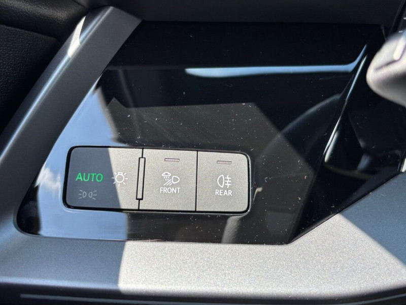 Photo 18 Audi A3 SPORTBACK SPORTBACK New IV 35 TDI 150 S Tronic 7 S LINE Int + Ext. TOIT Ouvrant SC JA18 DIESEL GRIS DAYTONA en vente chez Mérignac auto Photo 18 de l'offre de AUDI A3 SPORTBACK SPORTBACK New IV 35 TDI 150 S Tronic 7 S LINE Int + Ext. TOIT Ouvrant SC JA18 à 38450€ chez Mérignac auto