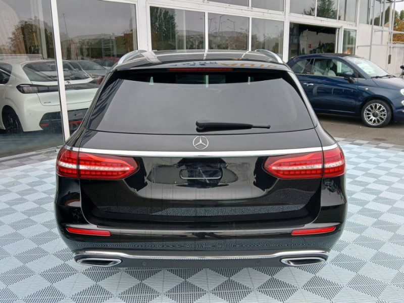Photo 11 de l'offre de MERCEDES-BENZ CLASSE E SW IV 200 D 160cv 9G-Tronic CUIR Camera Hayon EL. Attel. à 31950€ chez Mérignac auto