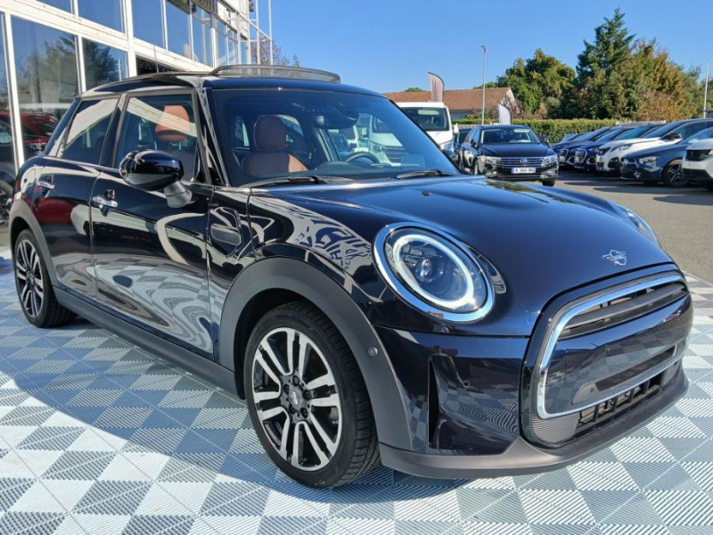 Photo 2 de l'offre de MINI MINI III (F56) NEW 1.5i 136 BVA7 COOPER 5P CUIR TOE Camera Key Less HUD Hifi... à 29900€ chez Mérignac auto