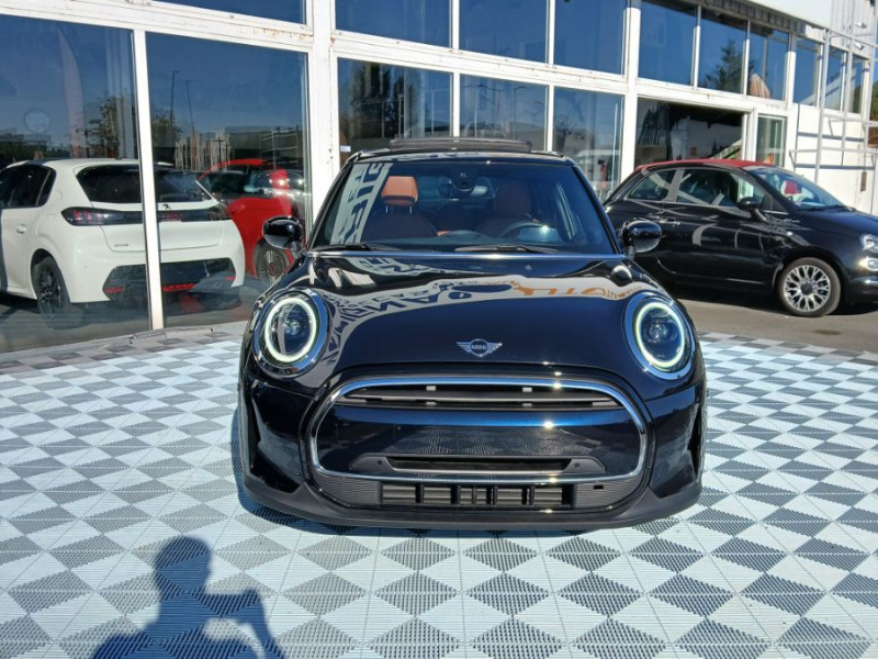 Photo 9 de l'offre de MINI MINI III (F56) NEW 1.5i 136 BVA7 COOPER 5P CUIR TOE Camera Key Less HUD Hifi... à 29900€ chez Mérignac auto