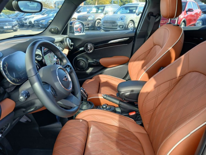 Photo 12 de l'offre de MINI MINI III (F56) NEW 1.5i 136 BVA7 COOPER 5P CUIR TOE Camera Key Less HUD Hifi... à 29900€ chez Mérignac auto