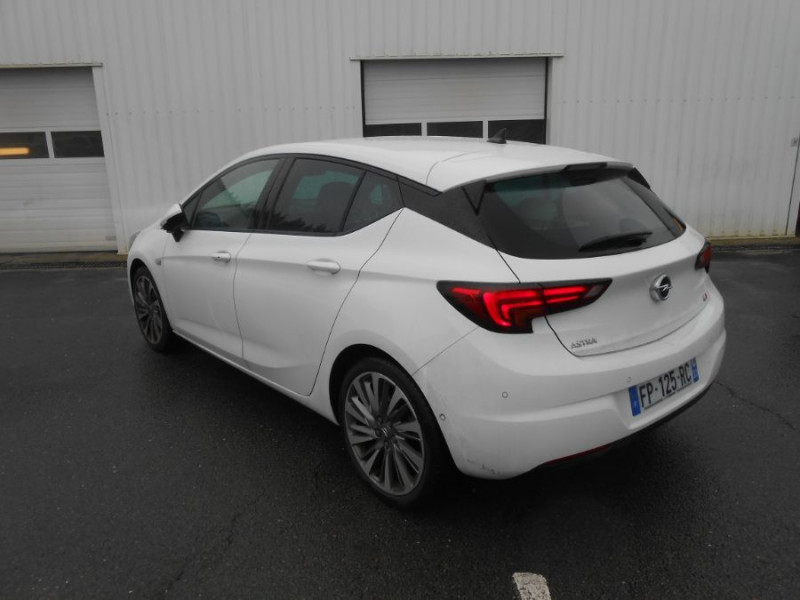 Photo 3 de l'offre de OPEL ASTRA V 1.5 TURBO D 122 BVA9 ULTIMATE Mi CUIR JA18 Options... à 16990€ chez Mérignac auto