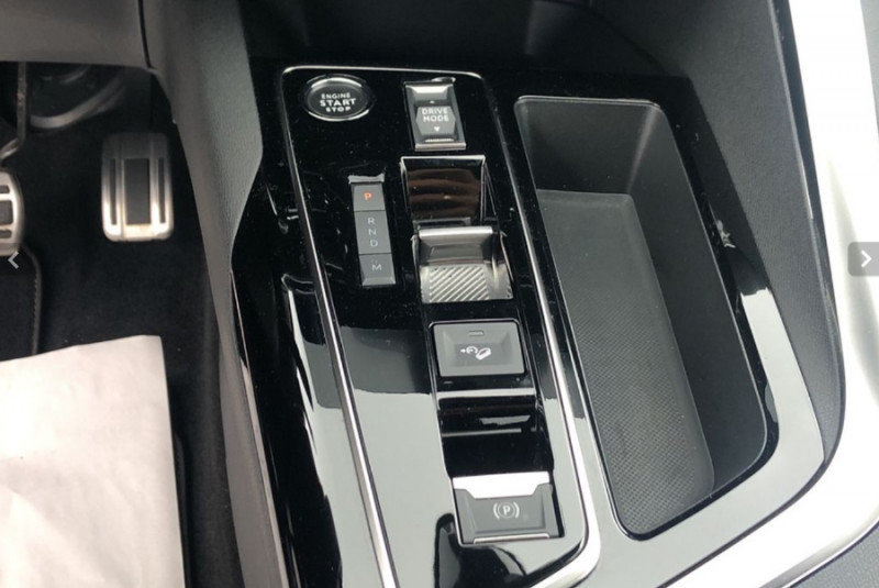 Photo 9 de l'offre de PEUGEOT 3008 II (2) 1.5 BlueHDi 130 EAT8 GT Camera 360° à 30450€ chez Mérignac auto