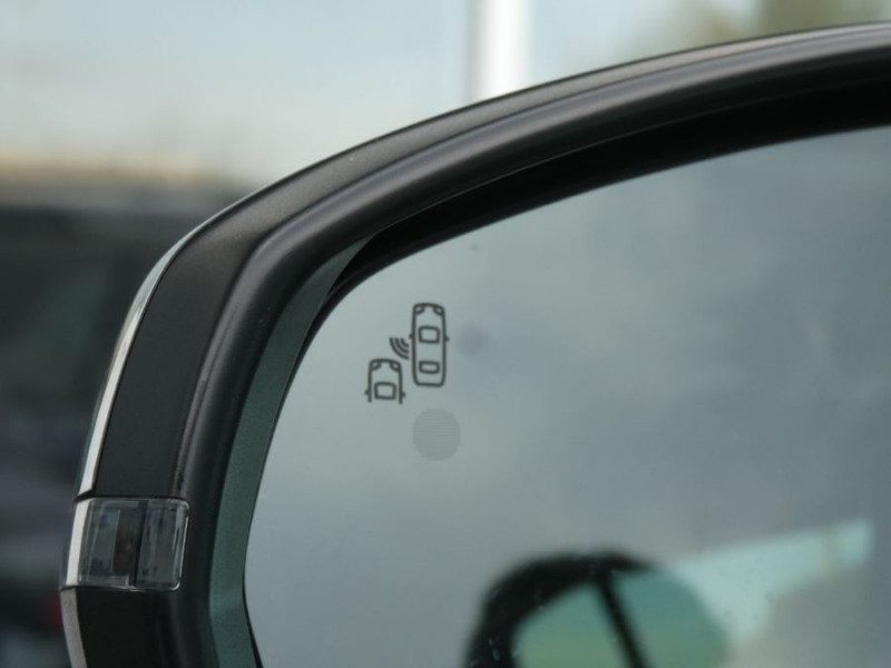 Photo 14 de l'offre de CITROEN C5 AIRCROSS NEW (2) 1.5 BlueHDi 130 EAT8 MAX Bi Ton à 29950€ chez Mérignac auto