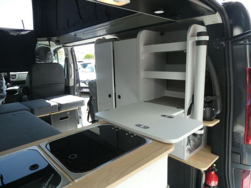 Photo 5 de l'offre de RENAULT TRAFIC VAN ANTILOPE VAN Aménagé FLEX PLUS 2.0 DCi 130 BVM6 L1 PK Confort 4PL Attel+Pte Vélo à 56000€ chez Mérignac auto