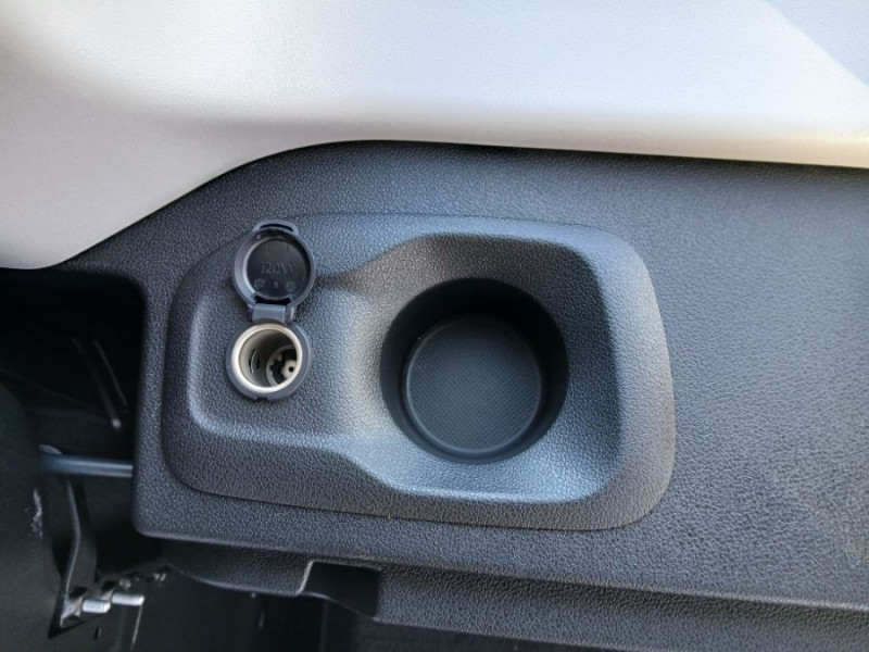 Photo 12 de l'offre de CITROEN BERLINGO 1.5 BlueHDi 130 EAT8 N1 PACK ADML Camera Induction 3 Sièges Arr. à 28450€ chez Mérignac auto