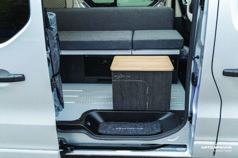 Photo 35 de l'offre de RENAULT TRAFIC VAN ANTILOPE VAN Aménagé FLEX PLUS 2.0 DCi 130 BVM6 L1 PK Confort 4PL Attel+Pte Vélo à 56000€ chez Mérignac auto