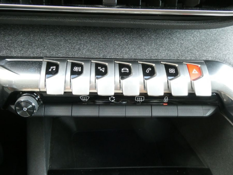 Photo 26 de l'offre de PEUGEOT 3008 II (2) 1.5 BlueHDi 130 EAT8 ALLURE PACK Hayon EL. ACC Camera à 25450€ chez Mérignac auto