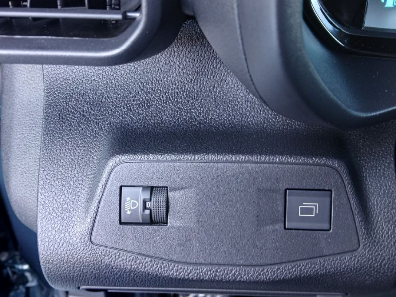 Photo 16 de l'offre de CITROEN BERLINGO 1.5 BlueHDi 130 EAT8 N1 PACK ADML Camera Induction 3 Sièges Arr. à 28450€ chez Mérignac auto