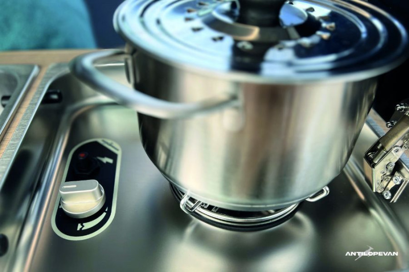 Photo 49 de l'offre de RENAULT TRAFIC VAN ANTILOPE VAN Aménagé FLEX PLUS 2.0 DCi 130 BVM6 L1 PK Confort 4PL Attel+Pte Vélo à 56000€ chez Mérignac auto