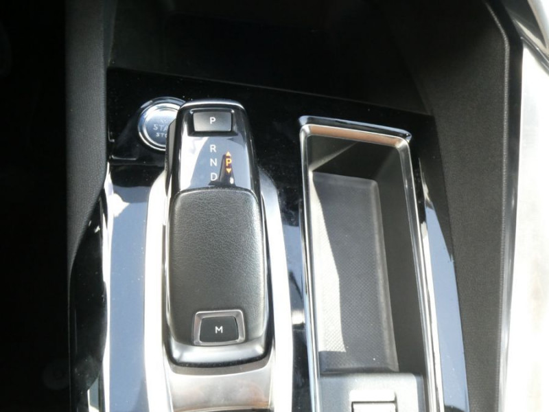 Photo 29 de l'offre de PEUGEOT 3008 II (2) 1.5 BlueHDi 130 EAT8 ALLURE PACK Hayon EL. ACC Camera à 25450€ chez Mérignac auto