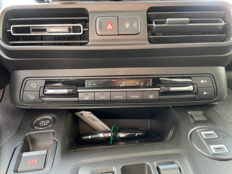 Photo 21 de l'offre de CITROEN BERLINGO 1.5 BlueHDi 130 EAT8 N1 MAX ADML Camera à 28450€ chez Mérignac auto