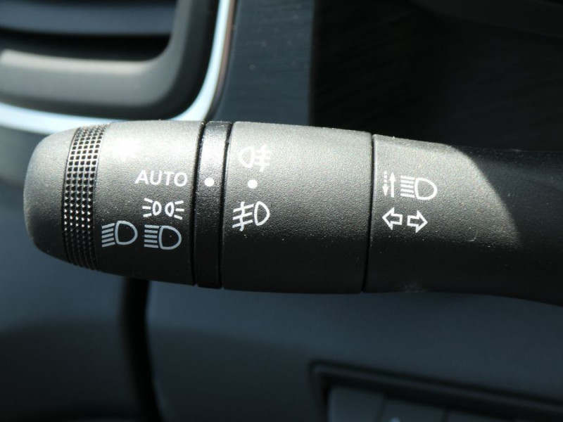 Photo 19 de l'offre de RENAULT TRAFIC VAN ANTILOPE VAN Aménagé FLEX PLUS 2.0 DCi 130 BVM6 L1 PK Confort 4PL Attel+Pte Vélo à 56000€ chez Mérignac auto