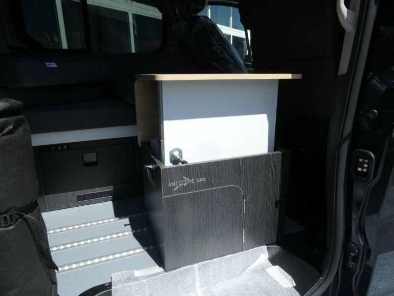 Photo 10 de l'offre de RENAULT TRAFIC VAN ANTILOPE VAN Aménagé FLEX PLUS 2.0 DCi 130 BVM6 L1 PK Confort 4PL Attel+Pte Vélo à 56000€ chez Mérignac auto