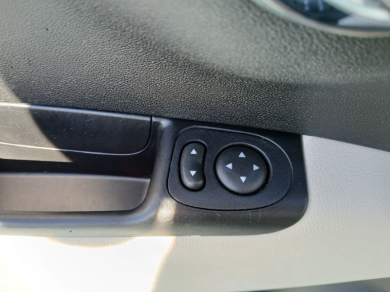 Photo 23 de l'offre de FIAT 500C 1.0 70 BVM6 HYBRID DOLCEVITA GPS JA16 CLIM Auto 1ère Main à 14750€ chez Mérignac auto