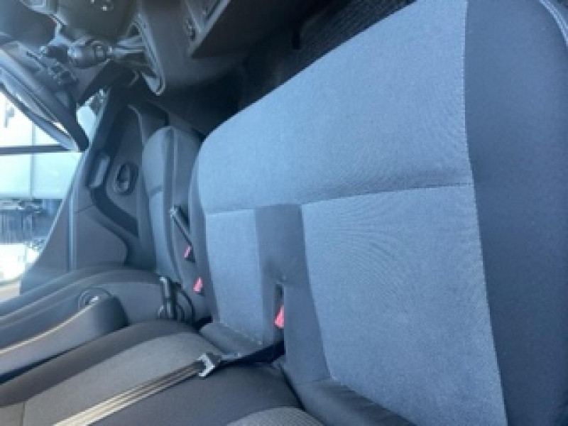 Photo 9 de l'offre de RENAULT MASTER CONFORT 2.3 DCI 145 L2H2 3.5T HABILLAGE BOIS COMPLET à 30980€ chez Garage Serieys Auto