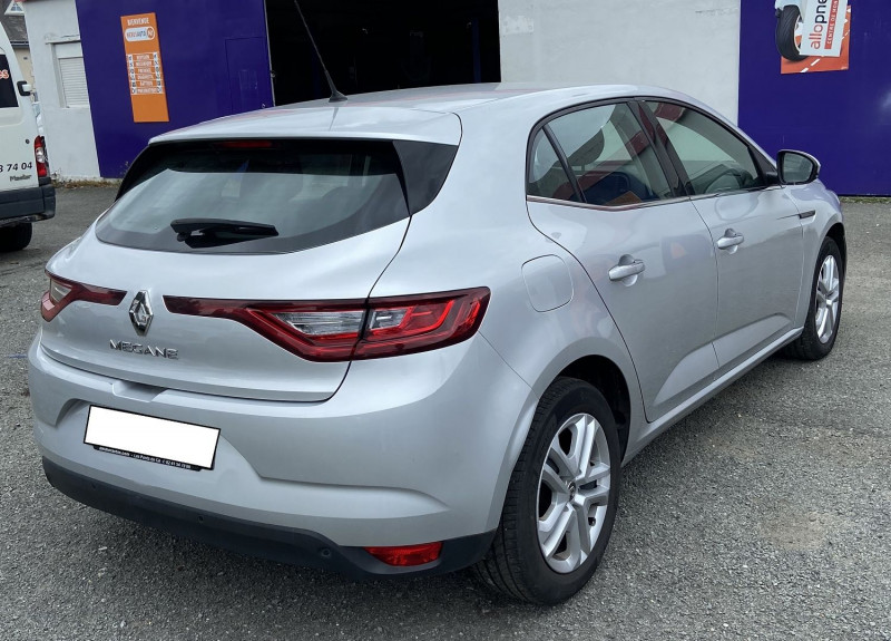 Photo 4 de l'offre de RENAULT MEGANE IV 1.3 TCE 115CH FAP BUSINESS à 17490€ chez Amimer autos