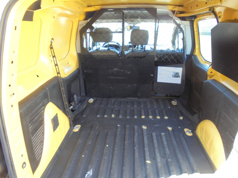 Photo 5 de l'offre de CITROEN BERLINGO 20 L1 1.6 BLUEHDI 100 S&S CLUB ETG6 à 12990€ chez AUTOMOBILES DE A A Z DOMALAIN