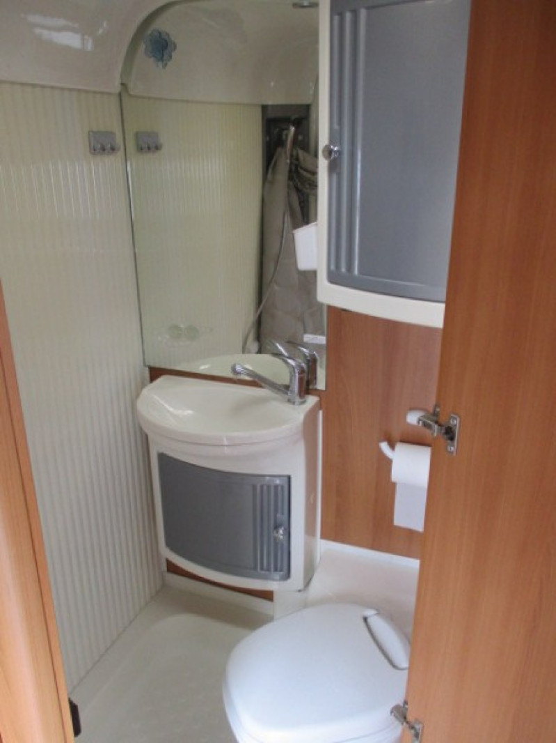 Photo 15 de l'offre de FIAT DUCATO CAMPING CAR DETHLEFFS GLOBEBUS I4 à 44990€ chez AUTOMOBILES DE A A Z DOMALAIN