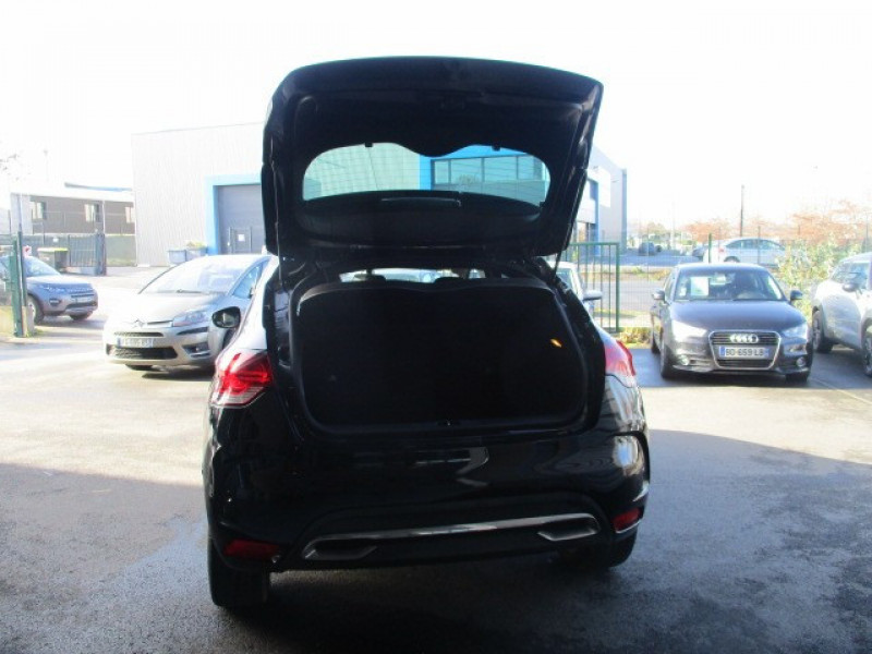 Photo 10 de l'offre de CITROEN DS4 2.0 BLUEHDI 150CH SPORT CHIC S&S à 13990€ chez AUTOMOBILES DE A A Z DOMALAIN