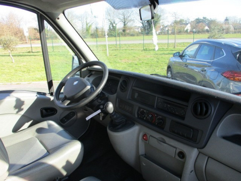 Photo 8 de l'offre de RENAULT MMASTER II CCB L2 3.0 DCI 140CH MAGASIN à 24990€ chez AUTOMOBILES DE A A Z DOMALAIN