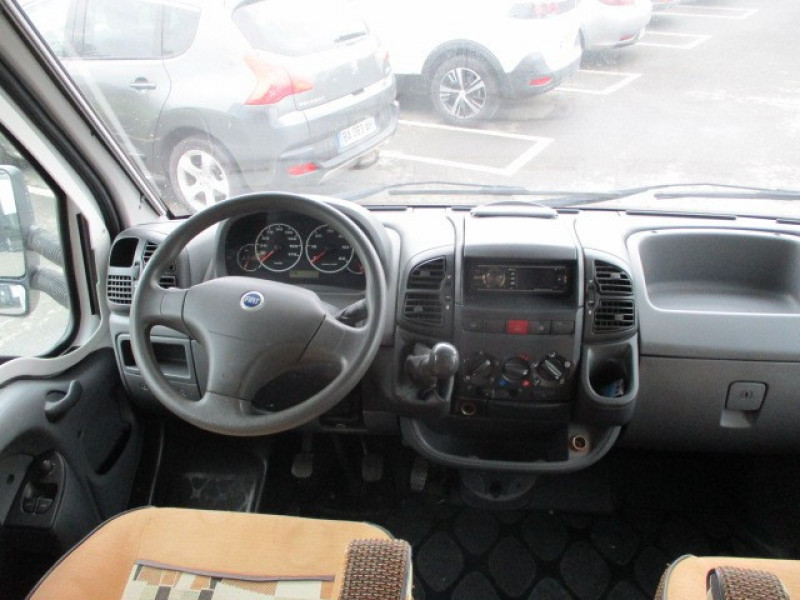 Photo 6 de l'offre de FIAT DUCATO CCB MAXI 2.8 JTD 128CH DOUBLE CABINE PACK à 28990€ chez AUTOMOBILES DE A A Z DOMALAIN
