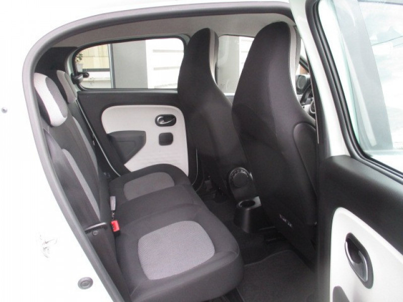 Photo 6 de l'offre de RENAULT TWINGO III 1.0 SCE 65CH LIFE - 21 à 10990€ chez AUTOMOBILES DE A A Z DOMALAIN