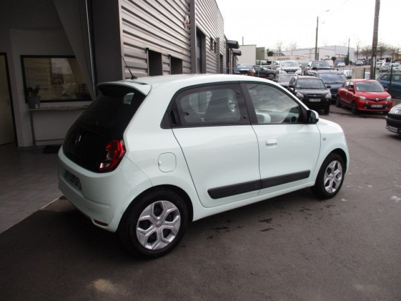 Photo 4 de l'offre de RENAULT TWINGO III 1.0 SCE 65CH LIFE - 21 à 10990€ chez AUTOMOBILES DE A A Z DOMALAIN