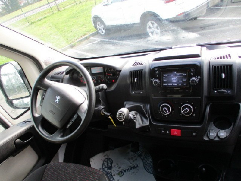 Photo 8 de l'offre de PEUGEOT BOXER FG 333 L3H2 2.0 BLUEHDI 130 PREMIUM PACK à 21990€ chez AUTOMOBILES DE A A Z DOMALAIN