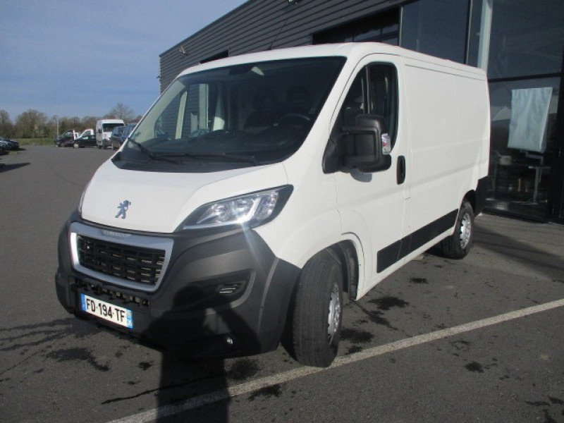 Photo 4 de l'offre de PEUGEOT BOXER FG 330 L1H1 2.0 BLUEHDI 110 PREMIUM PACK à 18990€ chez AUTOMOBILES DE A A Z DOMALAIN