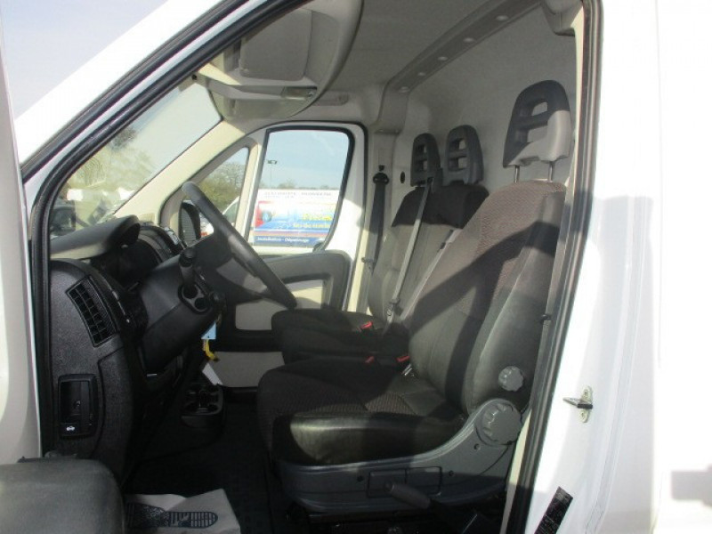 Photo 6 de l'offre de PEUGEOT BOXER FG 330 L1H1 2.0 BLUEHDI 110 PREMIUM PACK à 18990€ chez AUTOMOBILES DE A A Z DOMALAIN