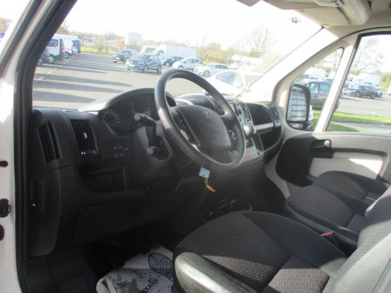 Photo 5 de l'offre de PEUGEOT BOXER FG 330 L1H1 2.0 BLUEHDI 110 PREMIUM PACK à 18990€ chez AUTOMOBILES DE A A Z DOMALAIN