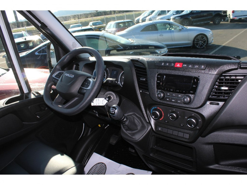 Photo 3 de l'offre de IVECO DAILY CCB 35C16H3.0 BENNE ET COFFRE à 50390€ chez AUTOMOBILES DE A A Z DOMALAIN
