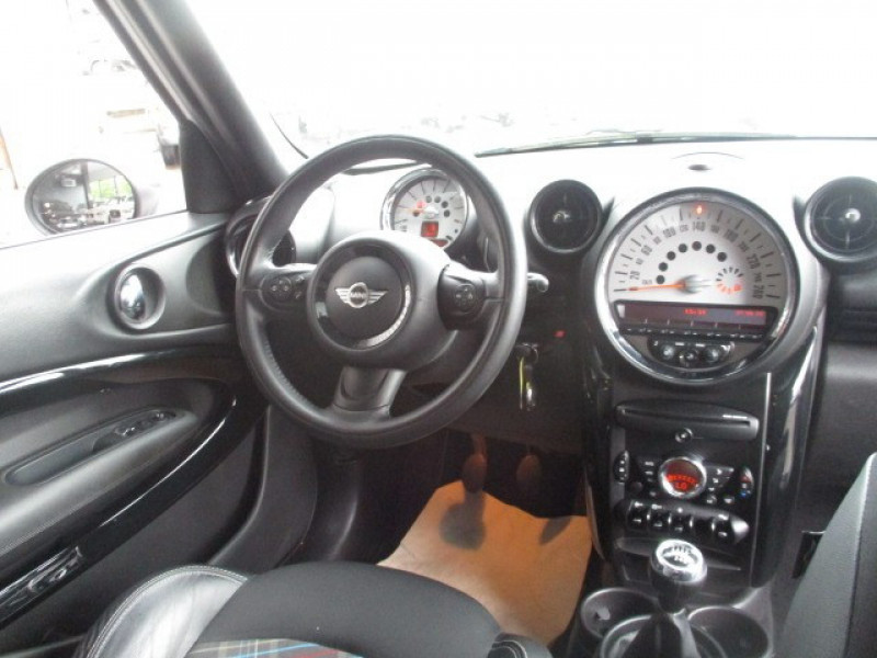 Photo 8 de l'offre de MINI PACEMAN COOPER 122CH à 11990€ chez AUTOMOBILES DE A A Z DOMALAIN