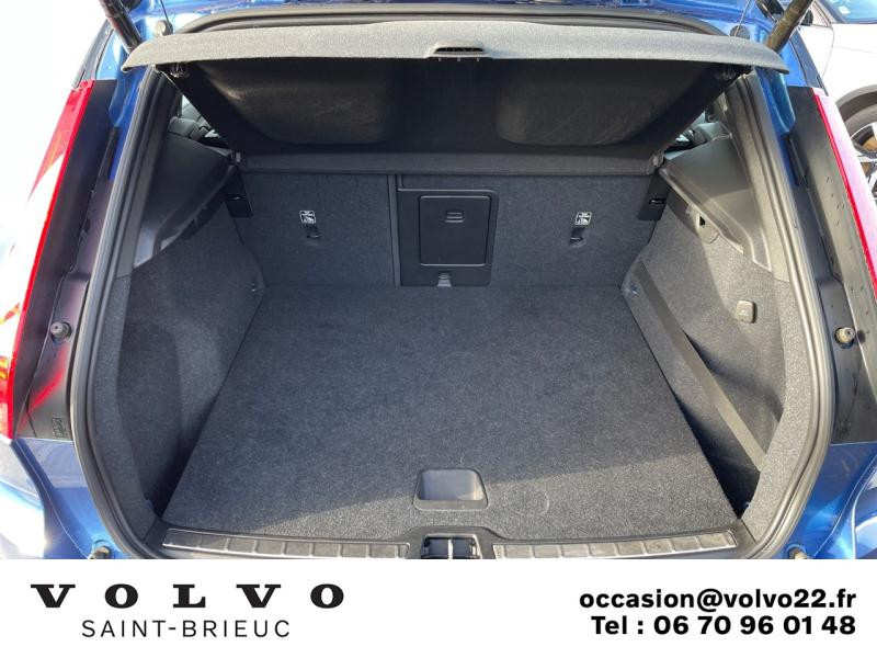 Photo 14 de l'offre de VOLVO XC40 D3 AdBlue 150ch R-Design Geartronic 8 à 34990€ chez Côte Ouest Automobiles