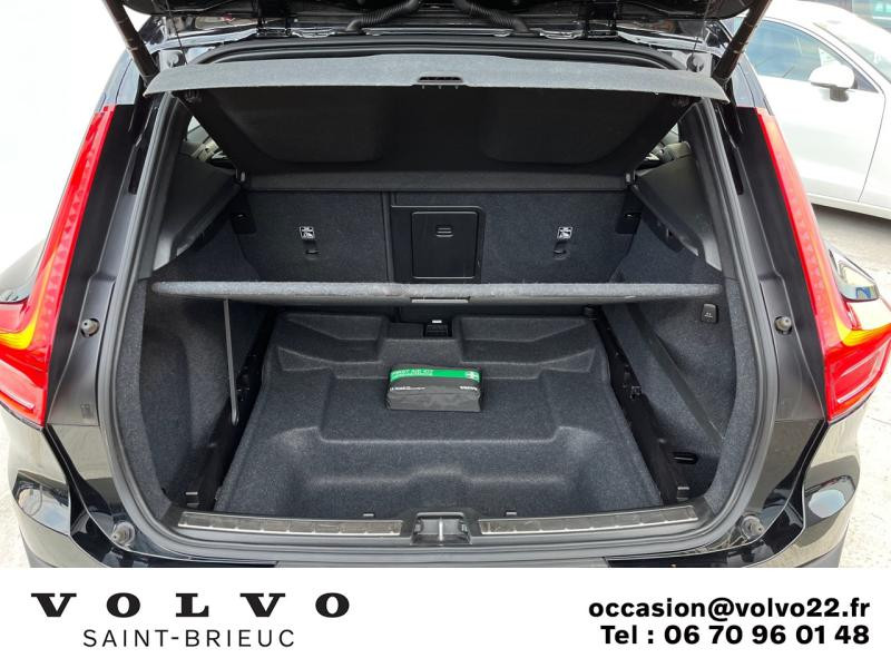 Photo 19 de l'offre de VOLVO XC40 D3 AdBlue 150ch R-Design Geartronic 8 à 35990€ chez Côte Ouest Automobiles