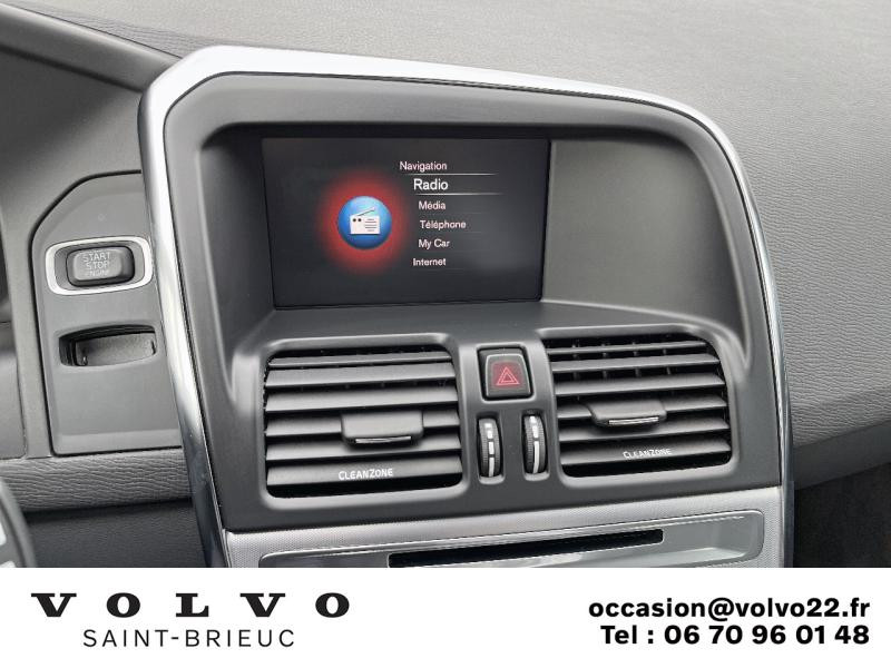 Photo 10 de l'offre de VOLVO XC60 D3 150ch Momentum Business Geartronic à 20990€ chez Côte Ouest Automobiles