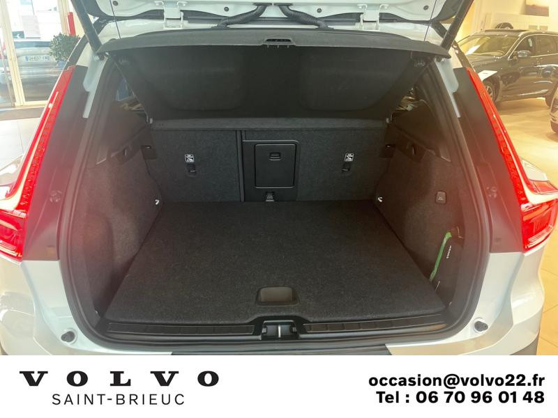 Photo 14 de l'offre de VOLVO XC40 T5 Recharge 180 + 82ch R-Design DCT 7 à 49990€ chez Côte Ouest Automobiles