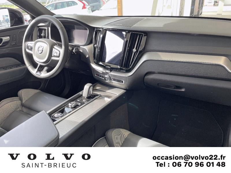 Photo 6 de l'offre de VOLVO XC60 B4 AdBlue 197ch R-Design Geartronic à 58900€ chez Côte Ouest Automobiles