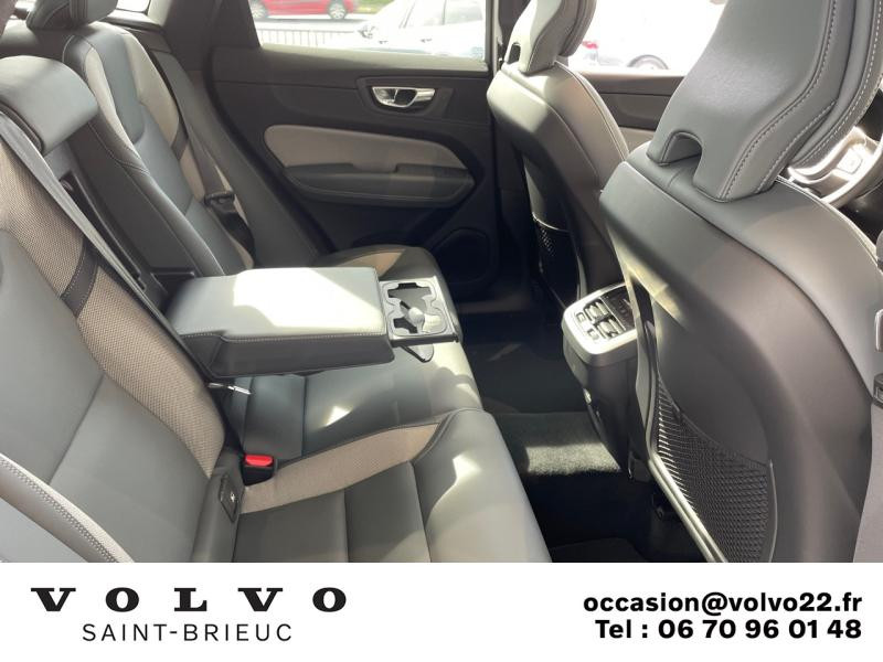 Photo 7 de l'offre de VOLVO XC60 B4 AdBlue 197ch R-Design Geartronic à 58900€ chez Côte Ouest Automobiles