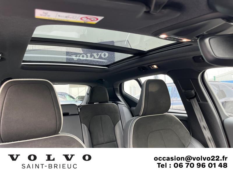 Photo 8 de l'offre de VOLVO XC40 D4 AdBlue AWD 190ch R-Design Geartronic 8 à 35990€ chez Côte Ouest Automobiles
