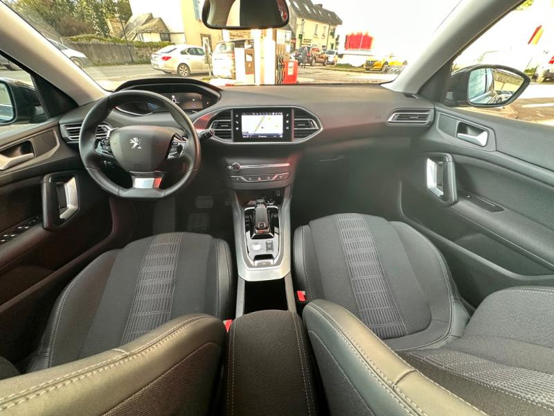 Photo 9 de l'offre de PEUGEOT 308 1.2 PureTech 130ch S&S Allure Pack EAT8 à 22990€ chez Garage Guézénec